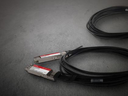 Picture for blogpost Deploy reliable fiber links in your 400G environment with 400G OSFP DACs